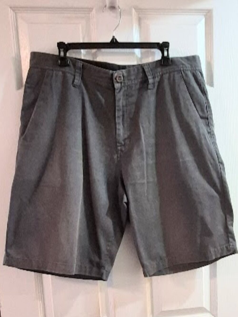Volcom True to This Men's Gray shorts, size 36